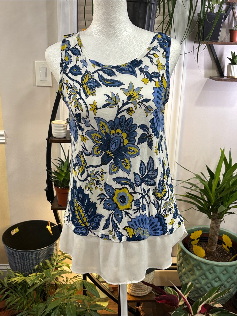 Loft Floral Sleeveless Ruffle Hem Top size XS